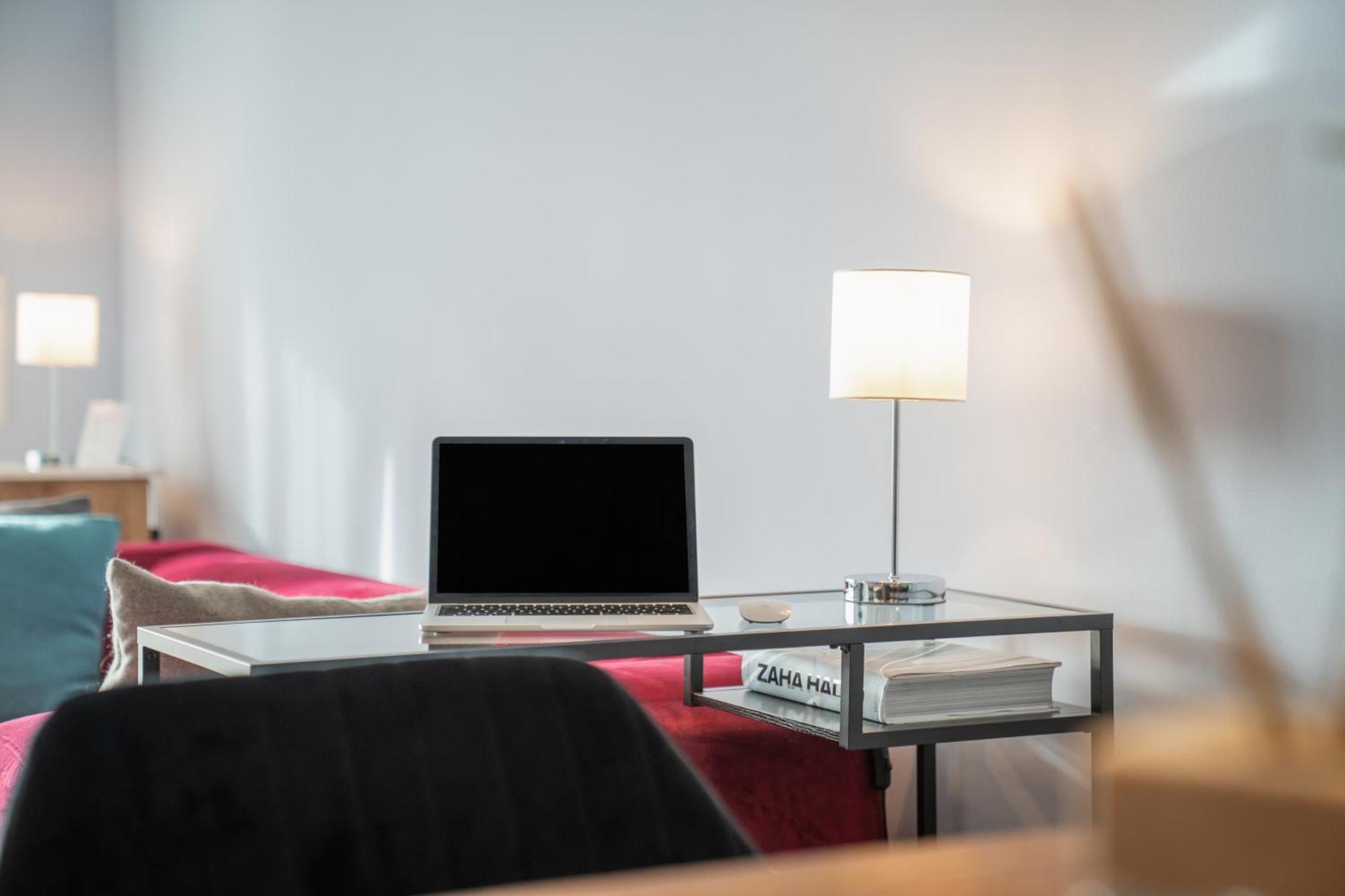 Cls Zentrale City-Wohnung In Hamburg Mit E-Laden Und Tiefgarage, Grosser Balkon, Blick Ueber Hamburg, Parkplatz, Cafe Im Haus, Bushaltestelle Direkt Gegenueber, Flex Check In Exterior photo